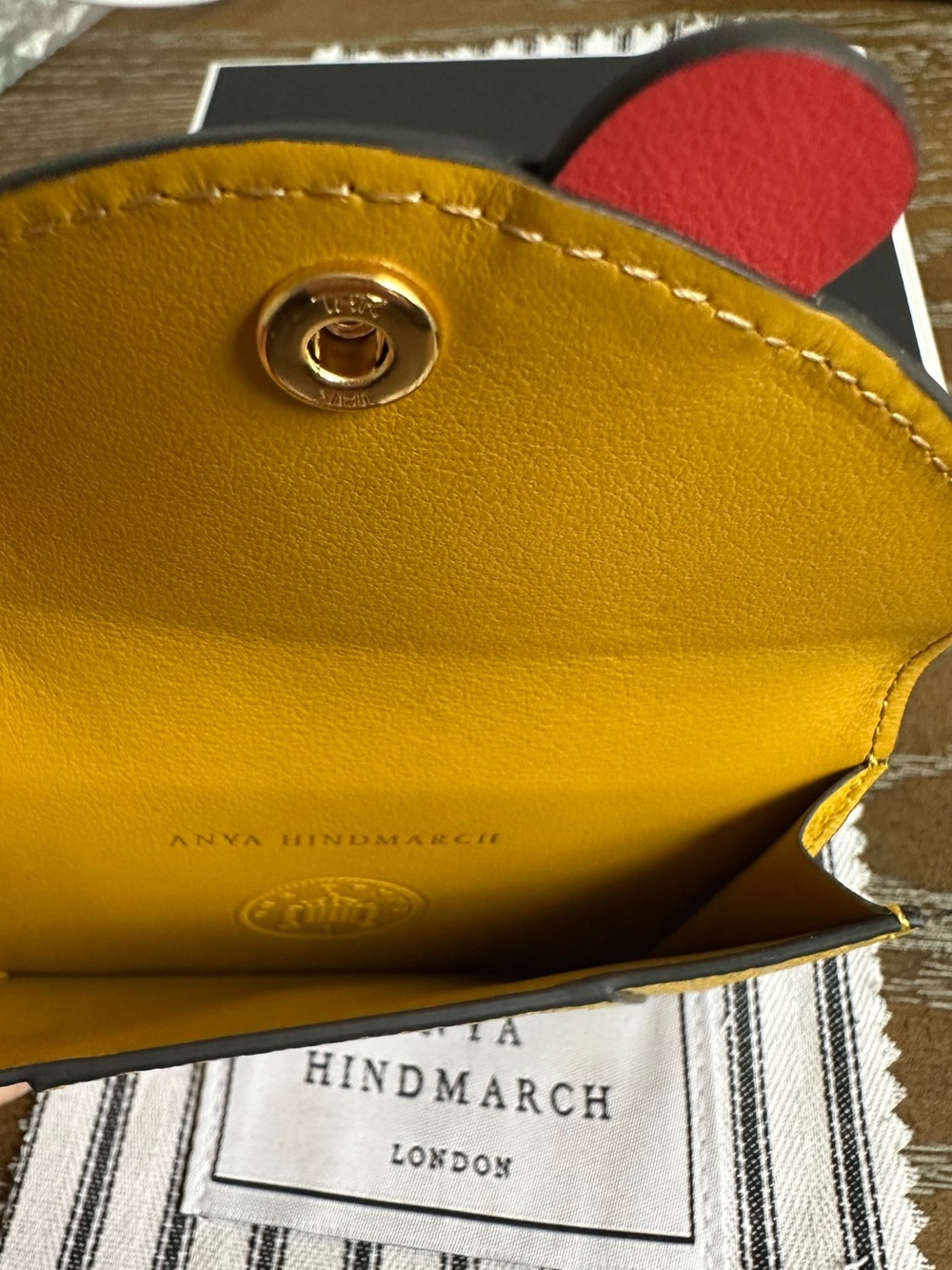 Anya Hindmarch envelope card case zany in yellow capra with mustard circus - Picture 3 of 3